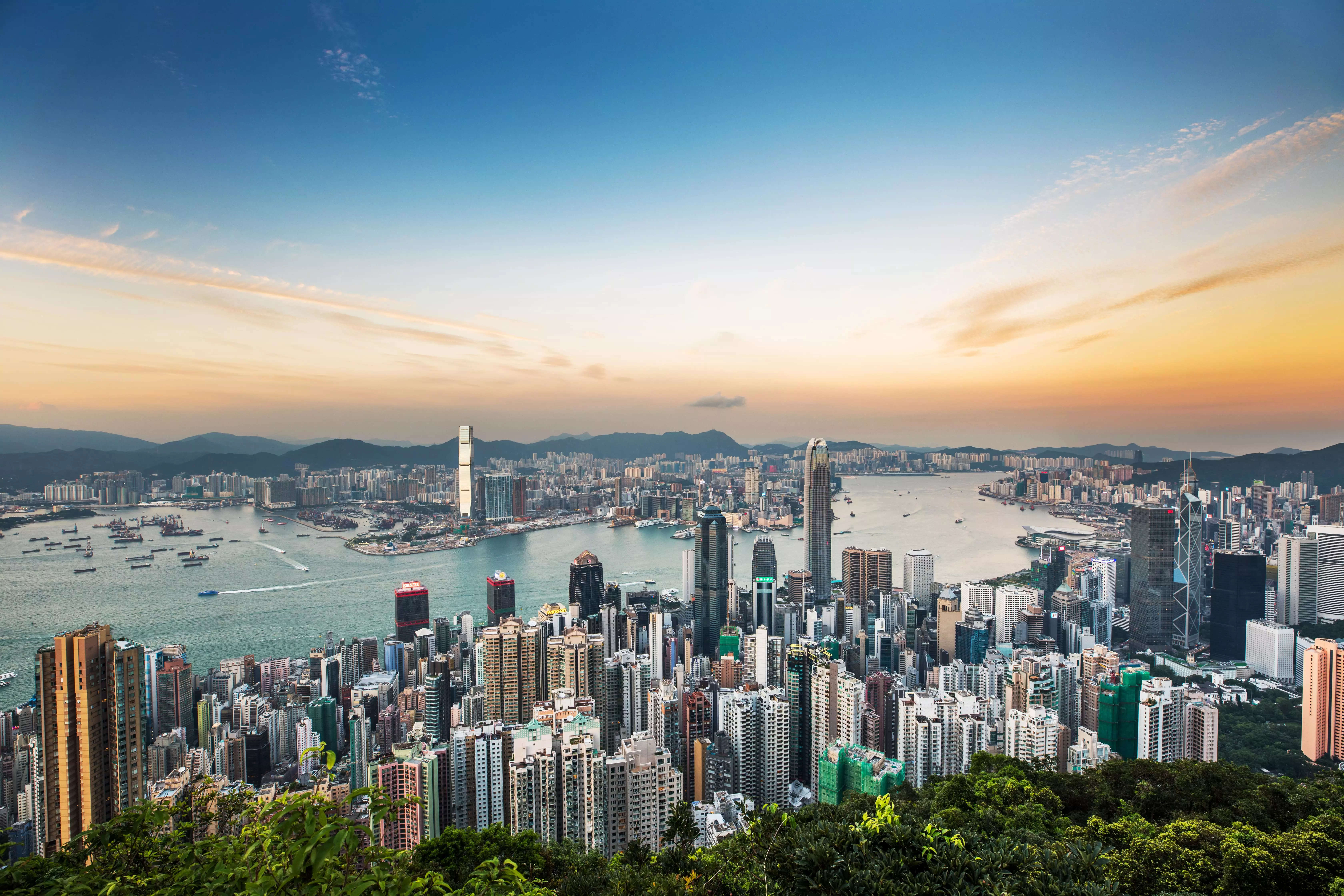 Hong Kong considers shorter Covid quarantine for travelers: Hong Kong's Chief Executive