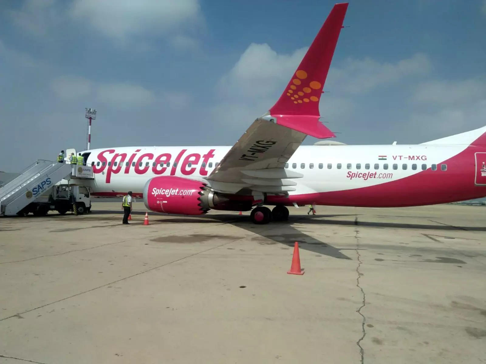 DGCA issues show-cause notice to SpiceJet in connection with degradation of safety margins