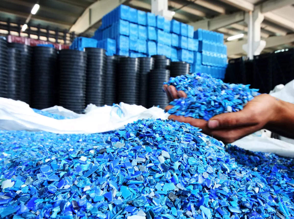  Higher shipping costs and disruptions to supply chains are also complicating the global plastics trade, making it tougher for Asian producers to offset sluggish local demand by exporting to Europe.