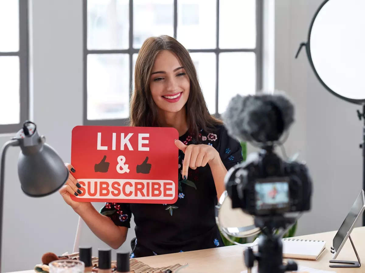  Female vlogger asking online audience to like and subscribe to her channel, daily videos (Representative image/iStock)