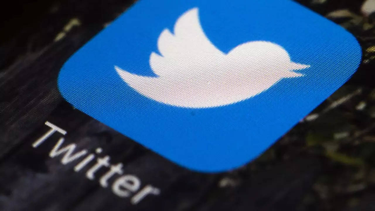 twitter down for thousands of users globally, telecom news, et telecom