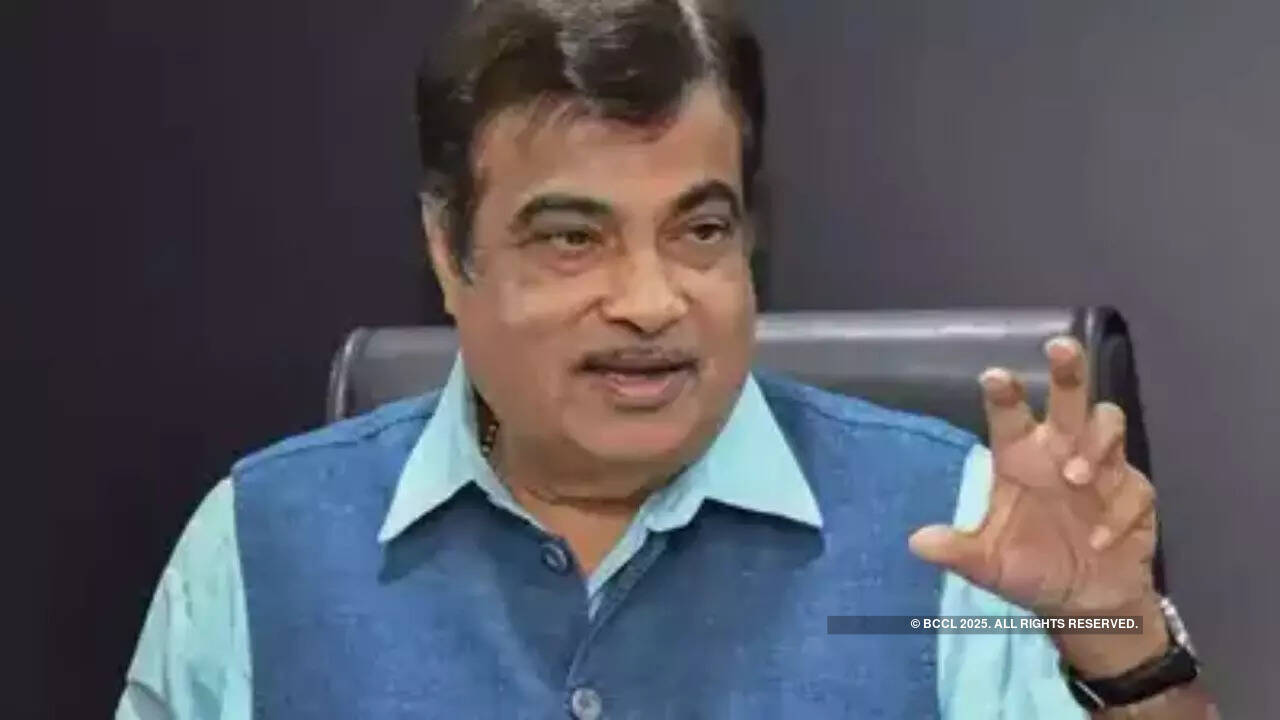  Nitin Gadkari