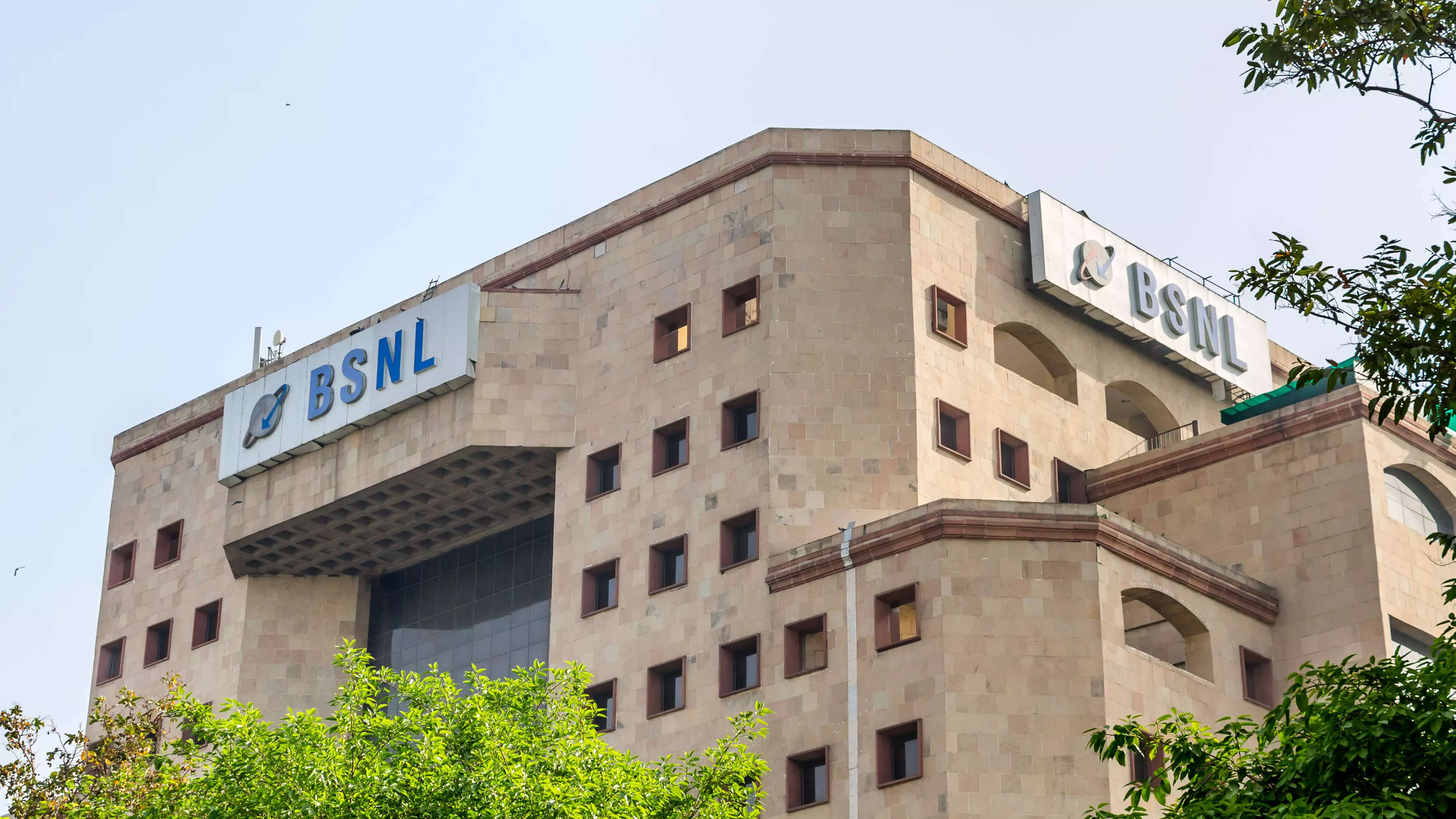 BSNL executives seek recovery from wage issues