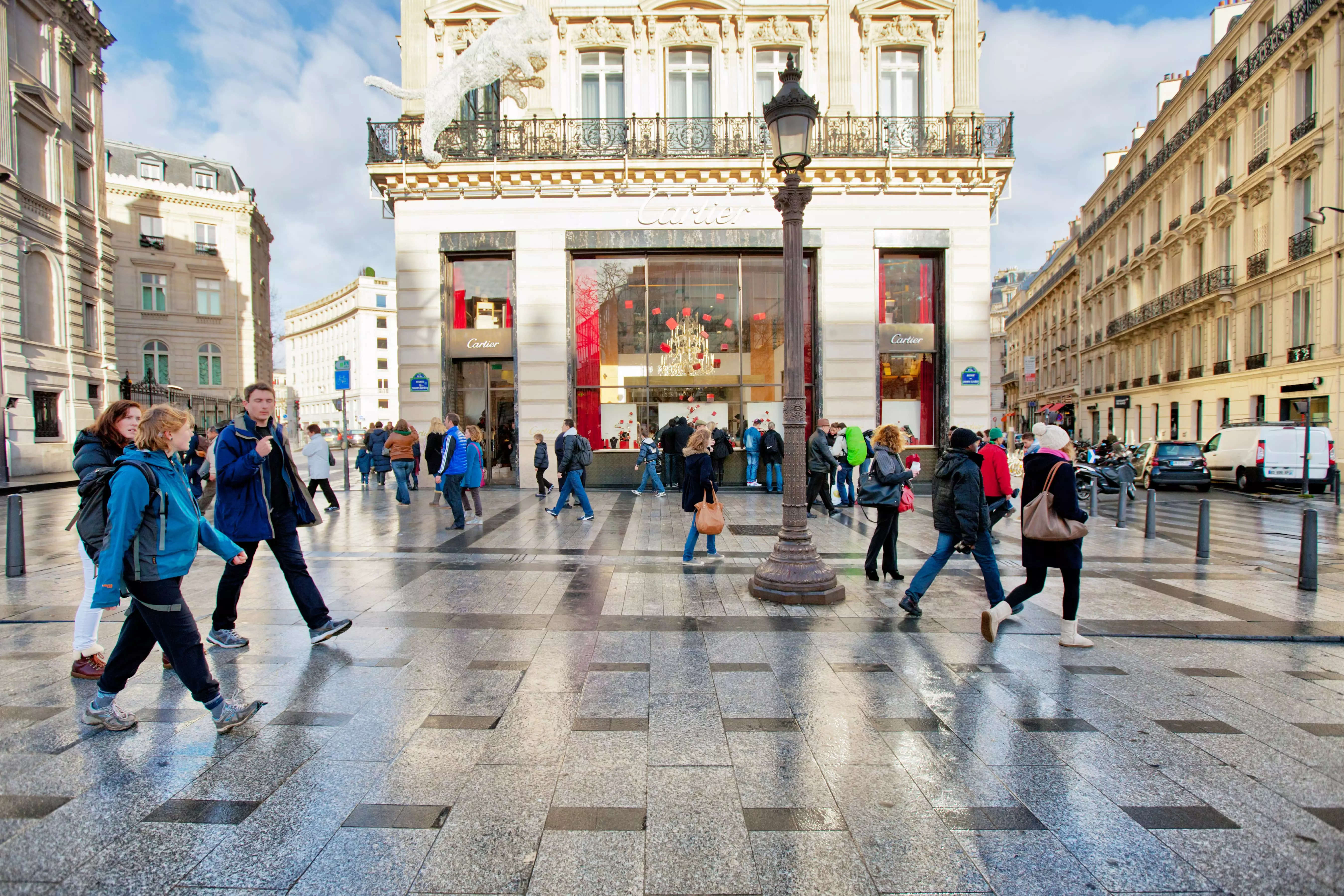 Travel Trends: American tourists splurge in Paris boutiques as