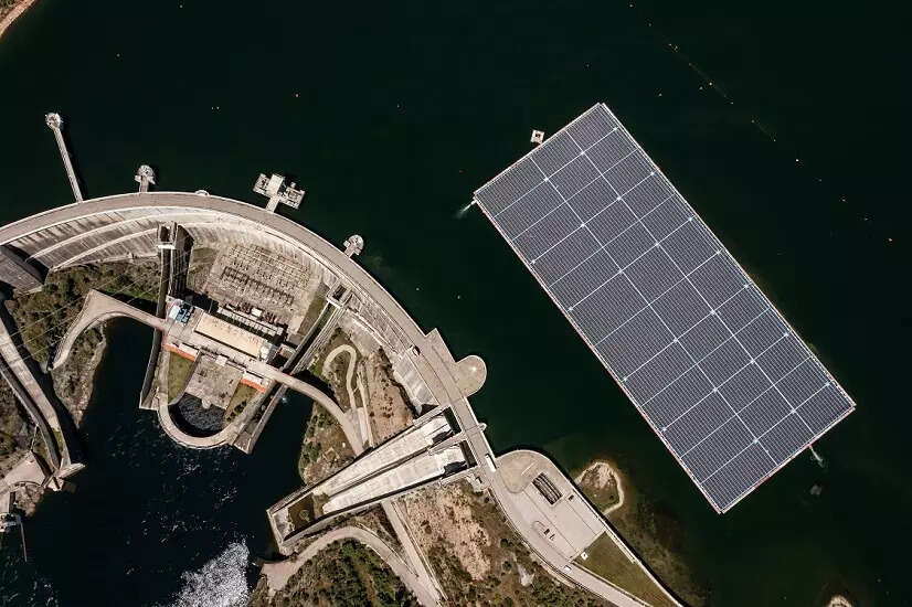     Vista aérea da Barragem do Alqueva em Portugal 