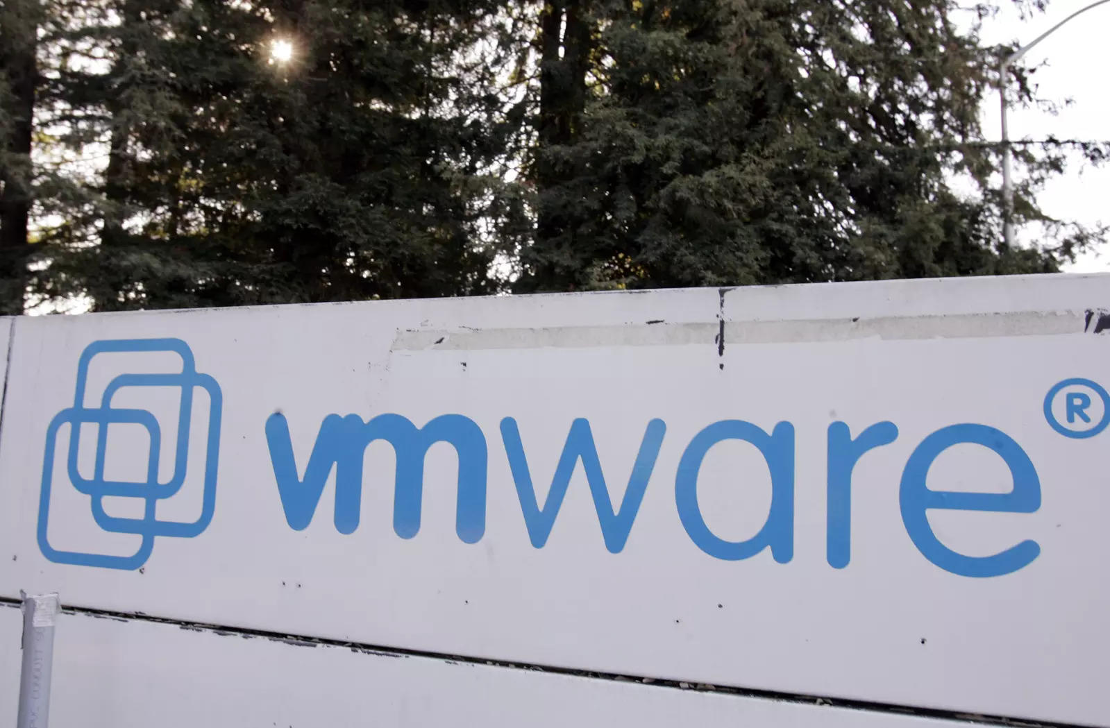 Indian cyber agency warns of multiple bugs in VMware products