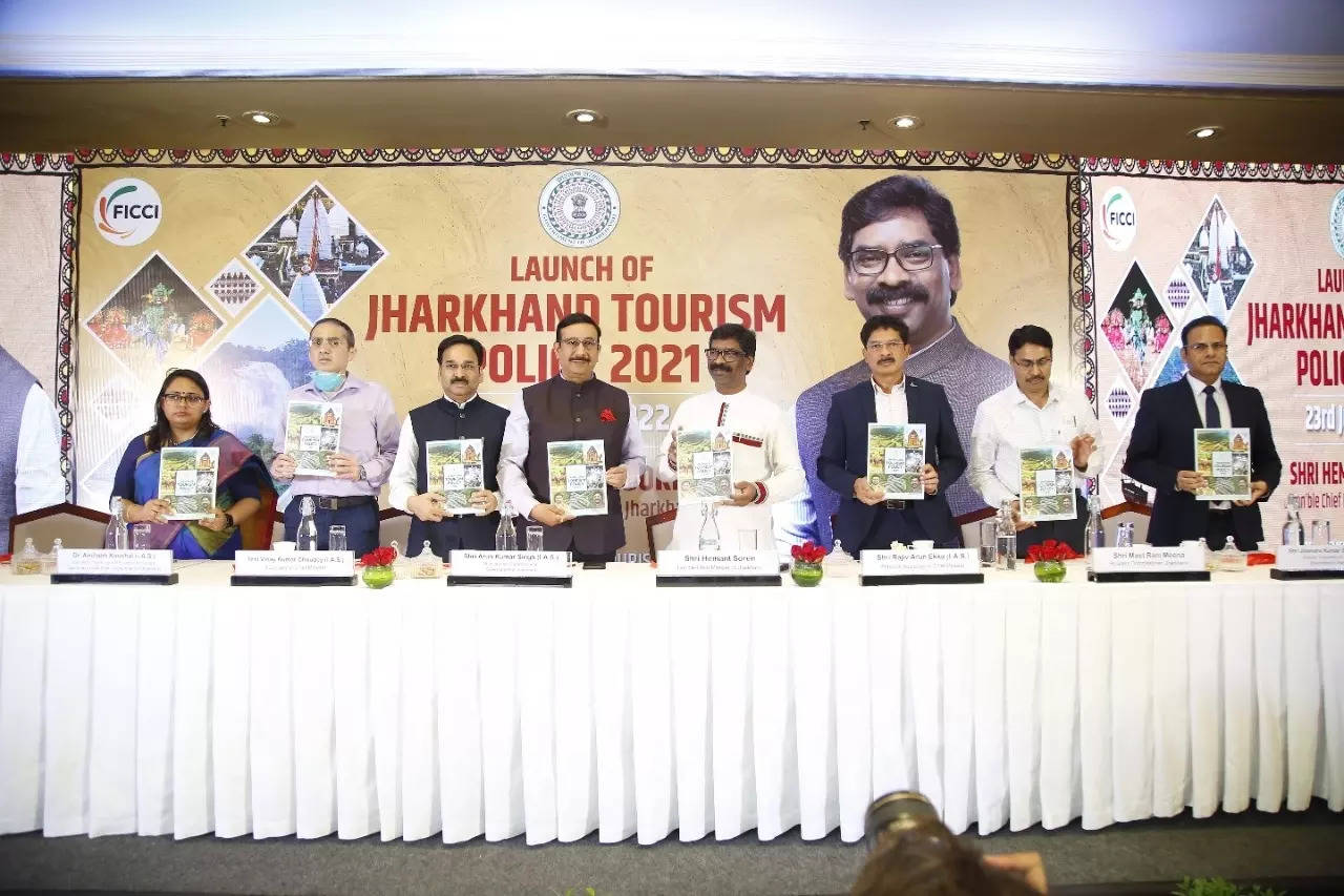 <p>Jharkhand CM launches new tourism policy of the state in Delhi, invites investors.</p>