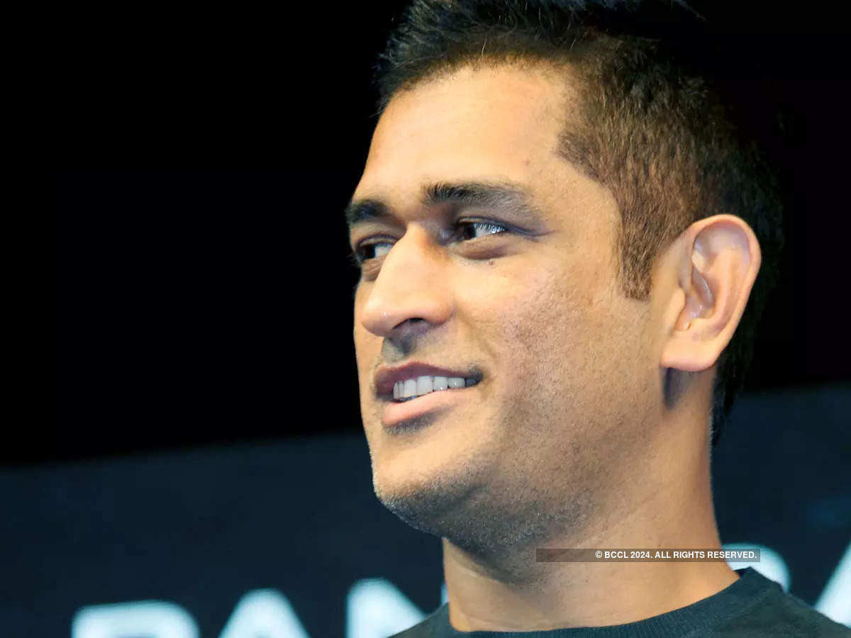 SC stays arbitral proceedings between Dhoni & Amrapali group over commercial dispute