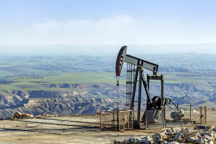 Algeria announces three oil, gas finds in desert