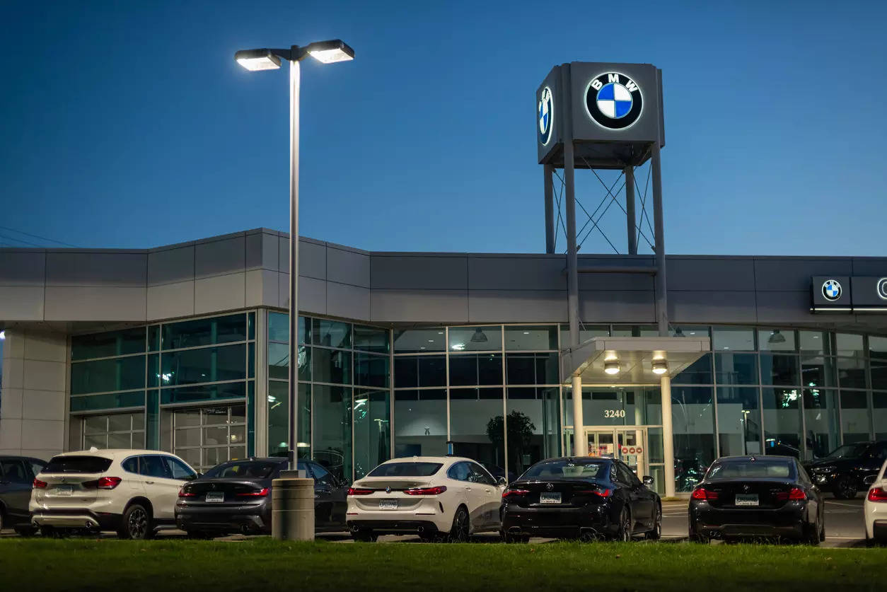 BMW Group's total deliveries decreased to 563,187  units in H1 2022