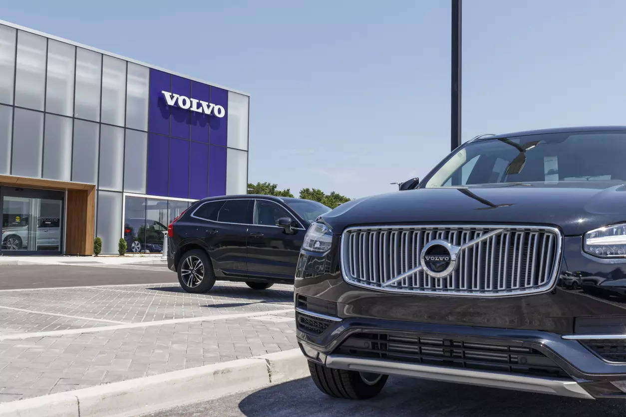 Volvo sells 44,664 cars in July; to set up battery production plant in Sweden