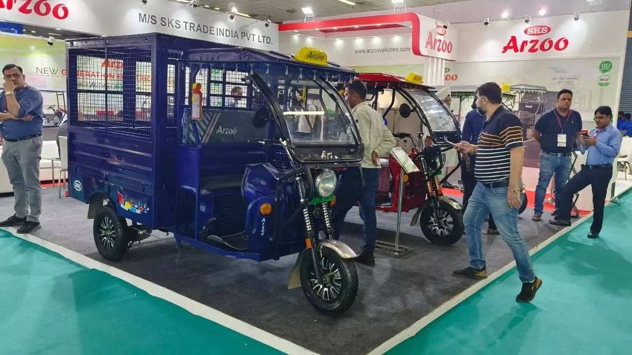 Electric scooters, buses steal present at EV Expo in Delhi