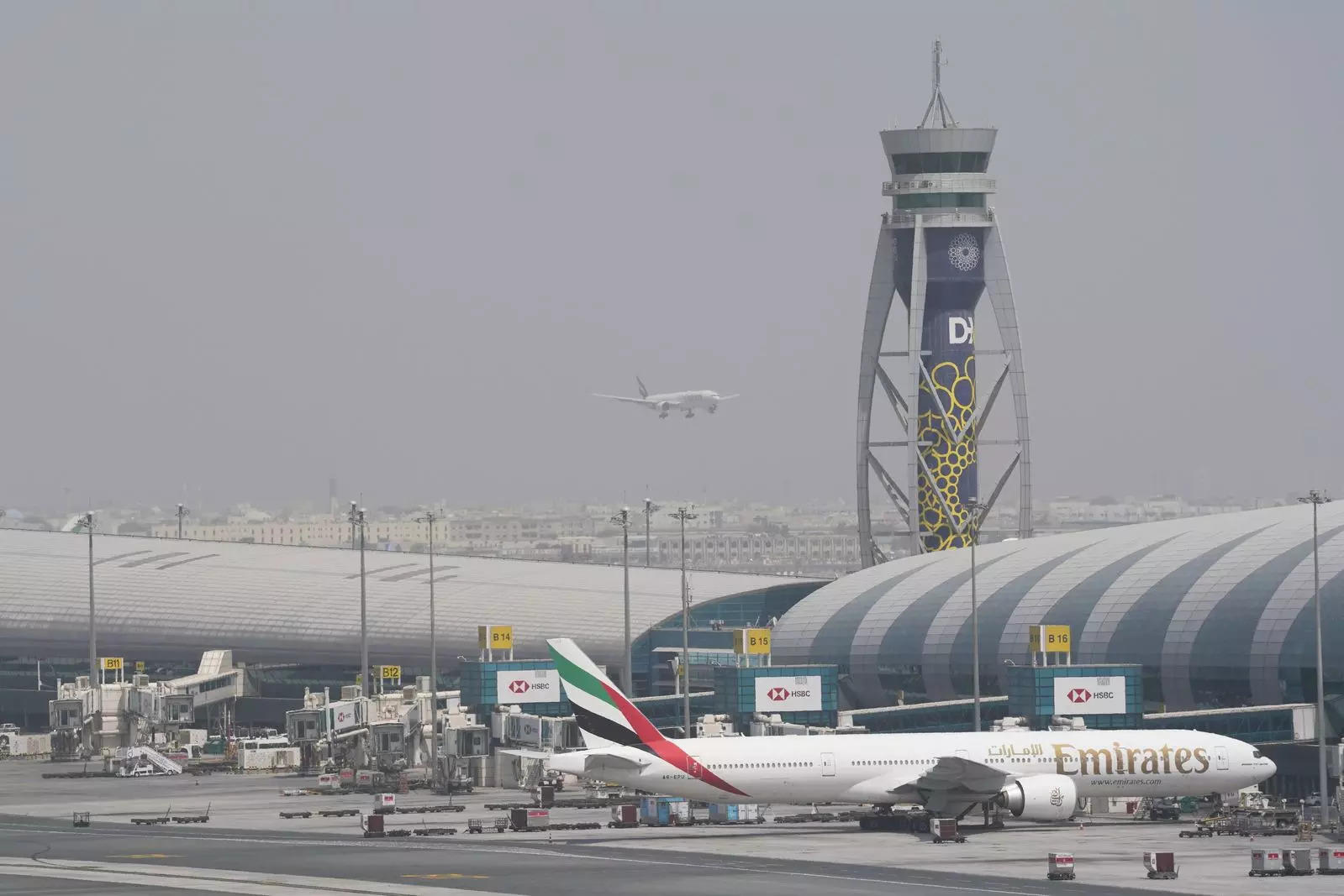 Dubai airport expects pre-pandemic monthly passenger volumes by end of 2023