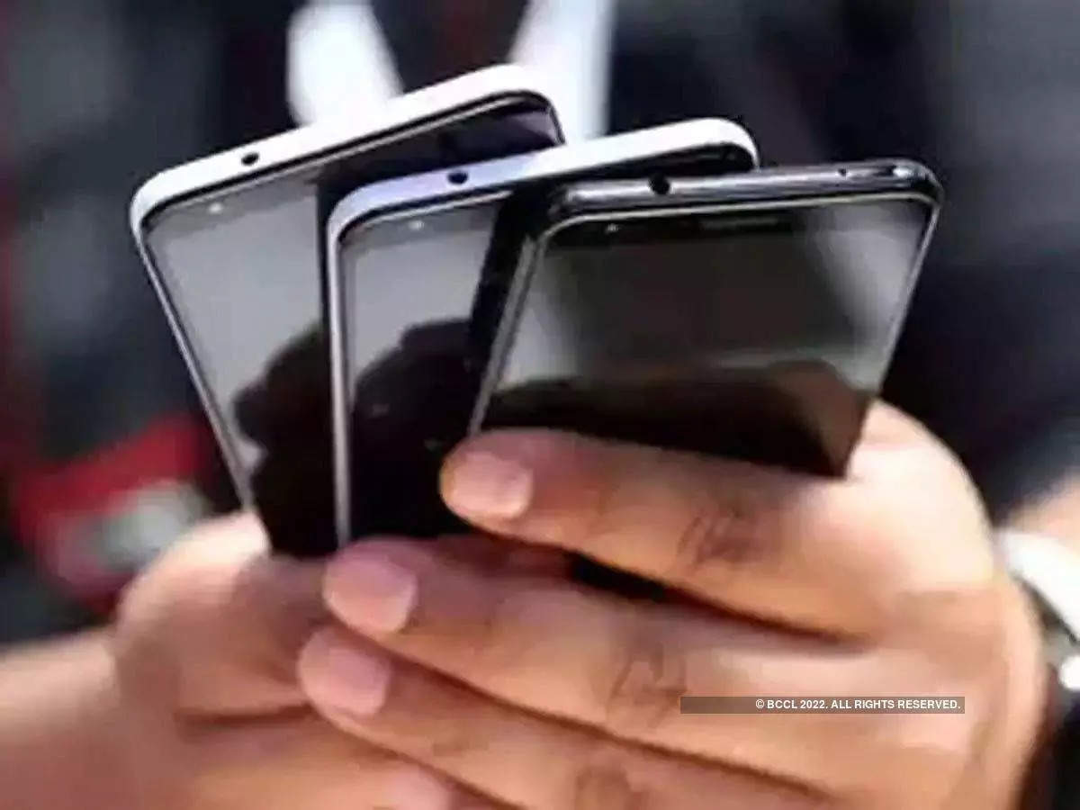 Tax body clarifies on customs duty on mobile phone inputs, big relief to industry