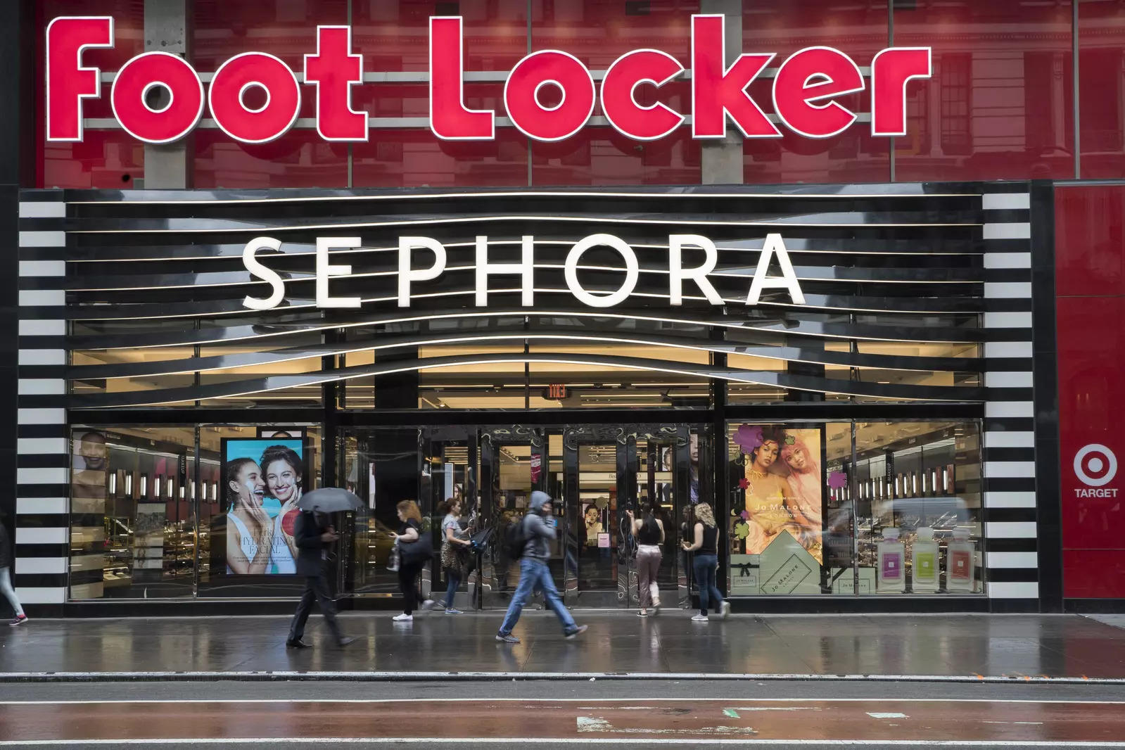 Foot Locker names former Ulta Beauty chief as CEO
