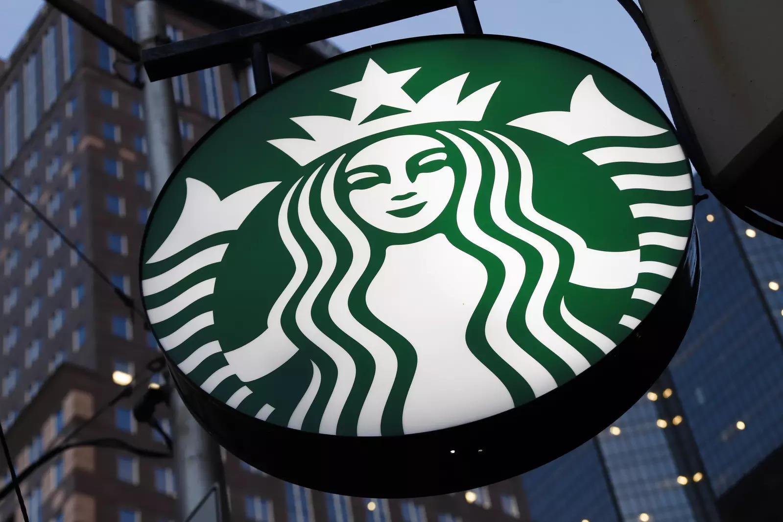 Starbucks Labor Board Files Complaint Against Starbucks Over Pay Offer Hr News Ethrworld