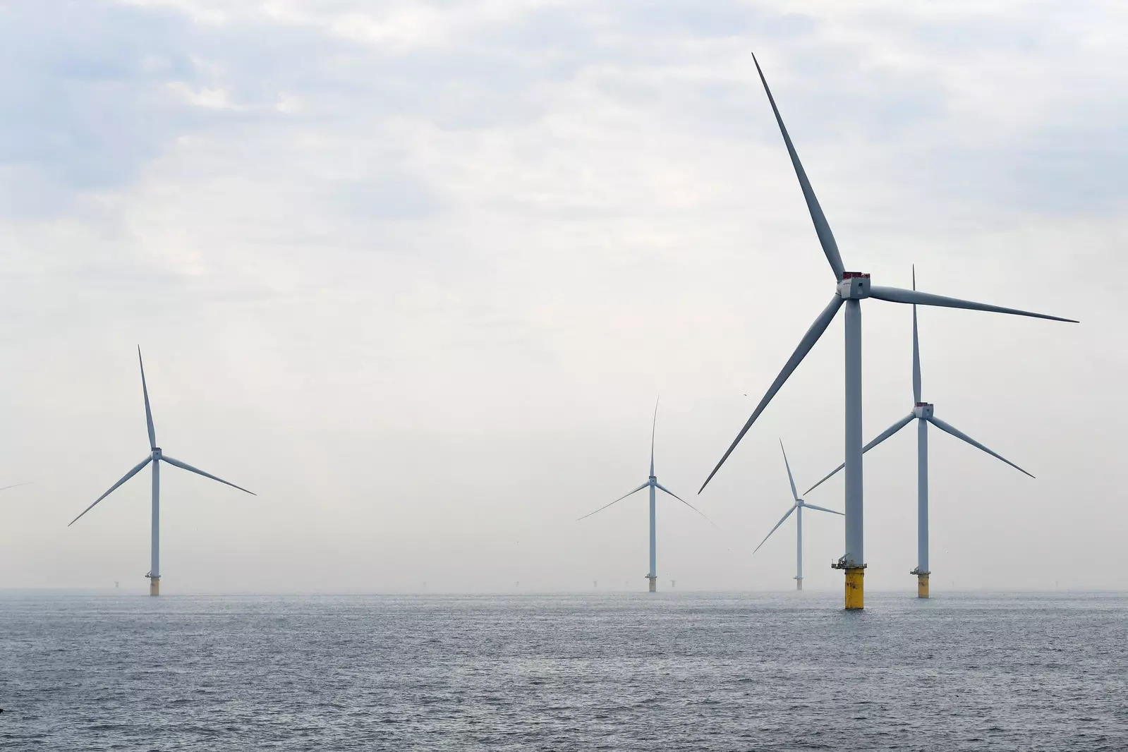 Costs rising of Netherlands' grid expansion for North Sea wind farms:  ministry