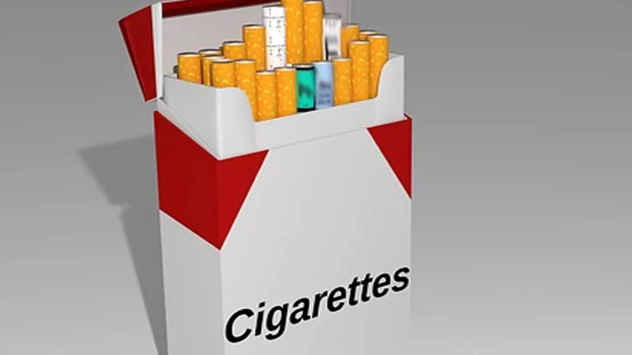 Karnataka: Licence to sell cigarettes sparks protests