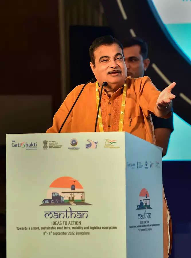  The Minister emphasized on qualitative contribution and a vision for creating new things to make India the foremost developed country.