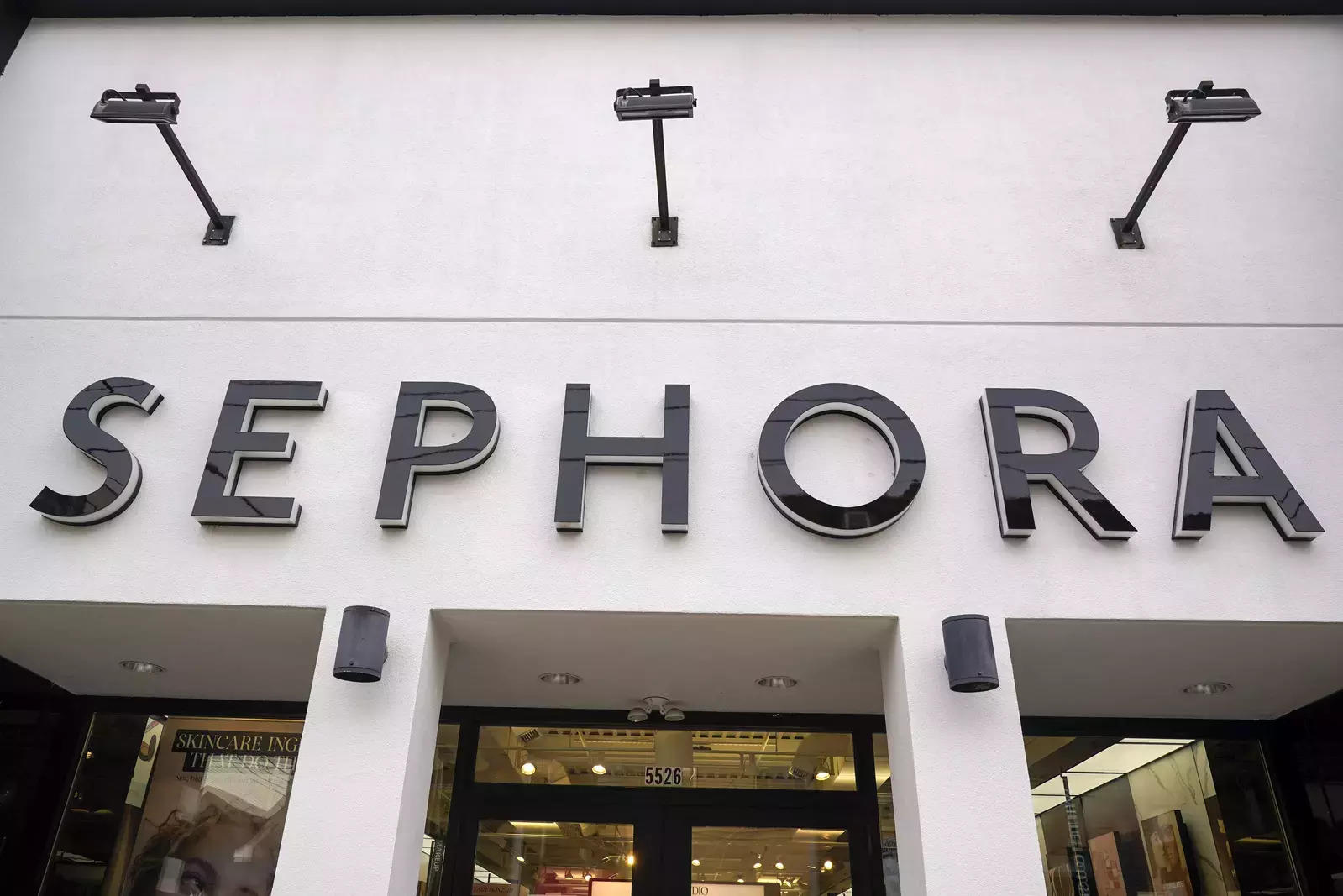 India's Reliance Retail in talks for rights of beauty retailer Sephora
