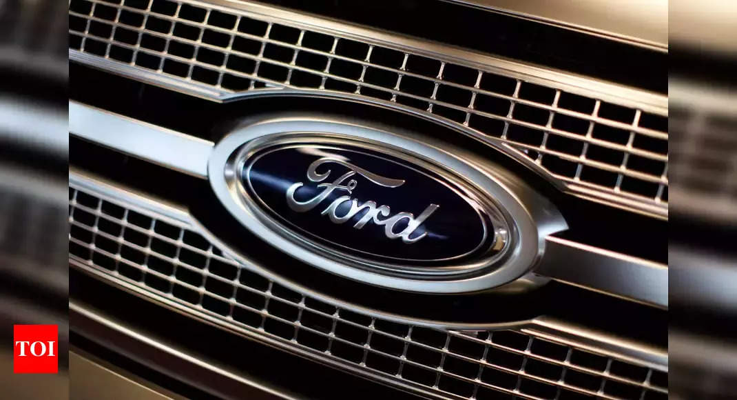  Industria automotriz Proveedores de automóviles elevan precios para Ford