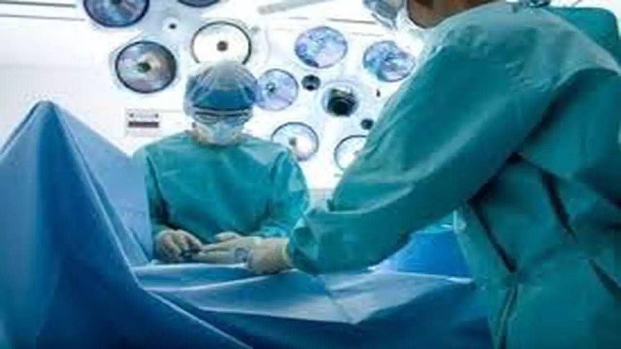 Robotic kidney transplant done at Safdarjung Hospital, doctors claim first for a government facility