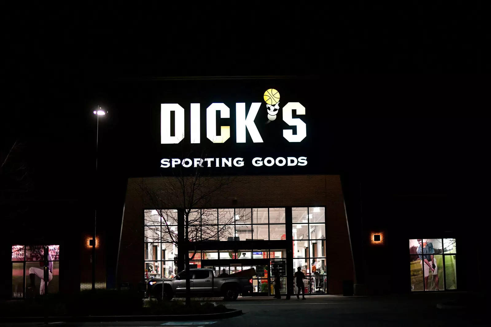 Peloton taps Dick's Sporting Goods stores to sell exercise bikes, treadmills