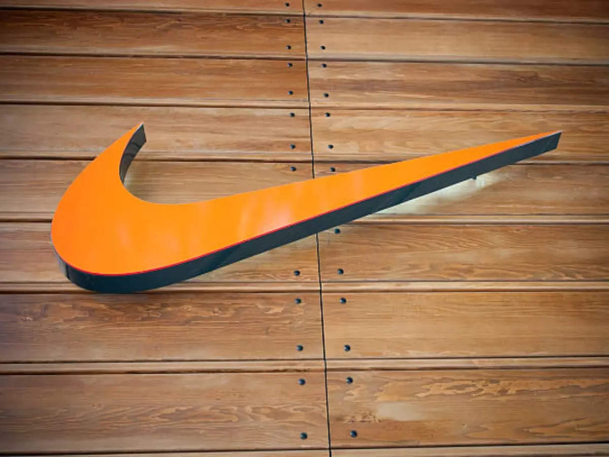 Nike plunges because of margin warning;  Analysts fear more pain in the sector