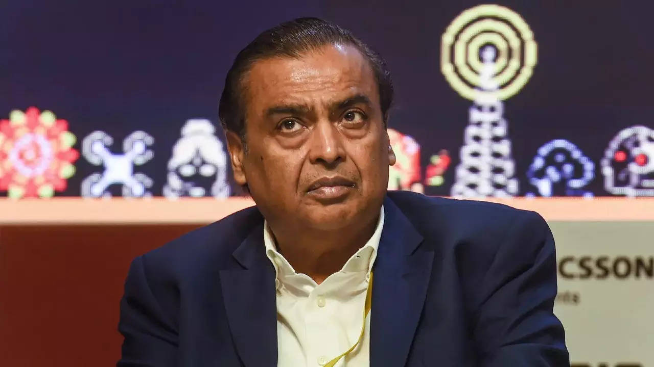 Mukesh Ambani-led Reliance Jio to launch 4G enabled low-cost laptop at Rs 15,000: Sources