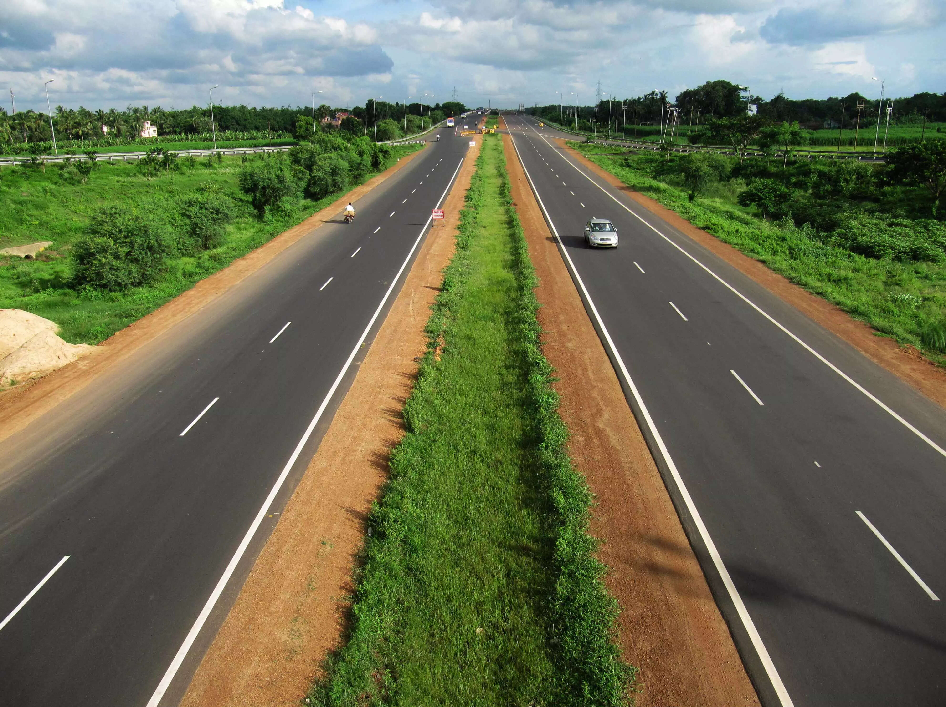 India's national highway construction pace slows to 19.44 kms a day in April-September