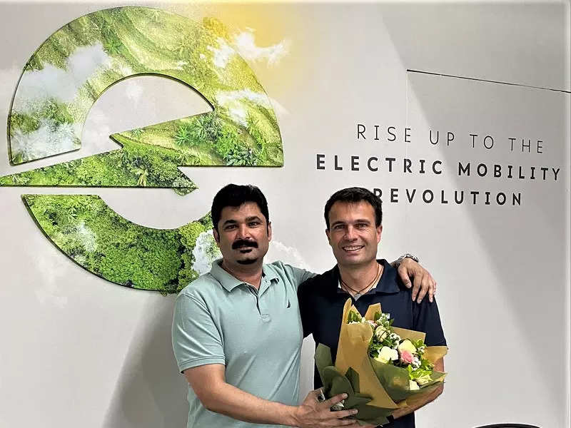 <p>(L-R) Dr. Irfan Khan, Founder &amp; CEO, eBikeGo welcoming Ivan Contreras</p>