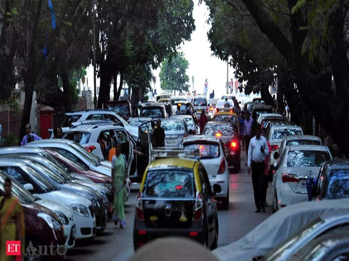  The hawkers sell wares ranging from mobile accessories, junk jewellery, clothes, to food.