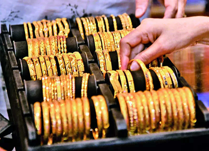 Asia Gold: Indian market gets festive spark, China premiums stay high