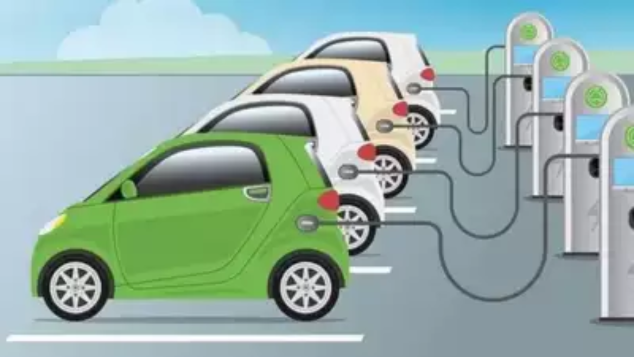  Road Transport Authority (RTA) officials say that due to the fuel price rise, the share of EVs, particularly two-wheelers, will be increasing drastically in the coming days. 