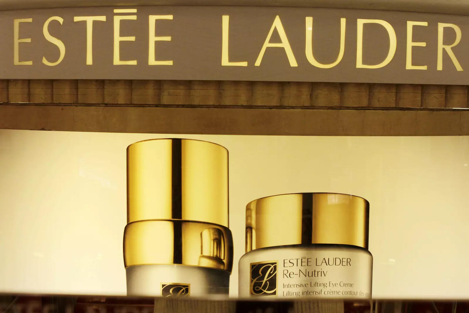 Inside Estée Lauder's US$2.8 billion acquisition of Tom Ford: the beauty  giant's biggest-ever deal would be a historic moment for the former Gucci  and YSL designer, joining MAC and Clinique