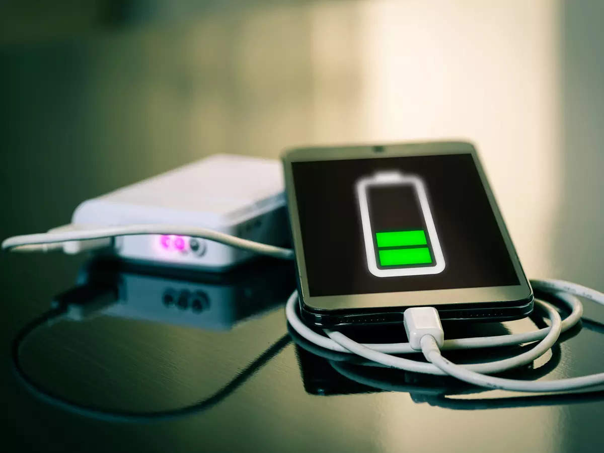 Mobile industry agrees for phased roll-out of uniform device chargers: Govt