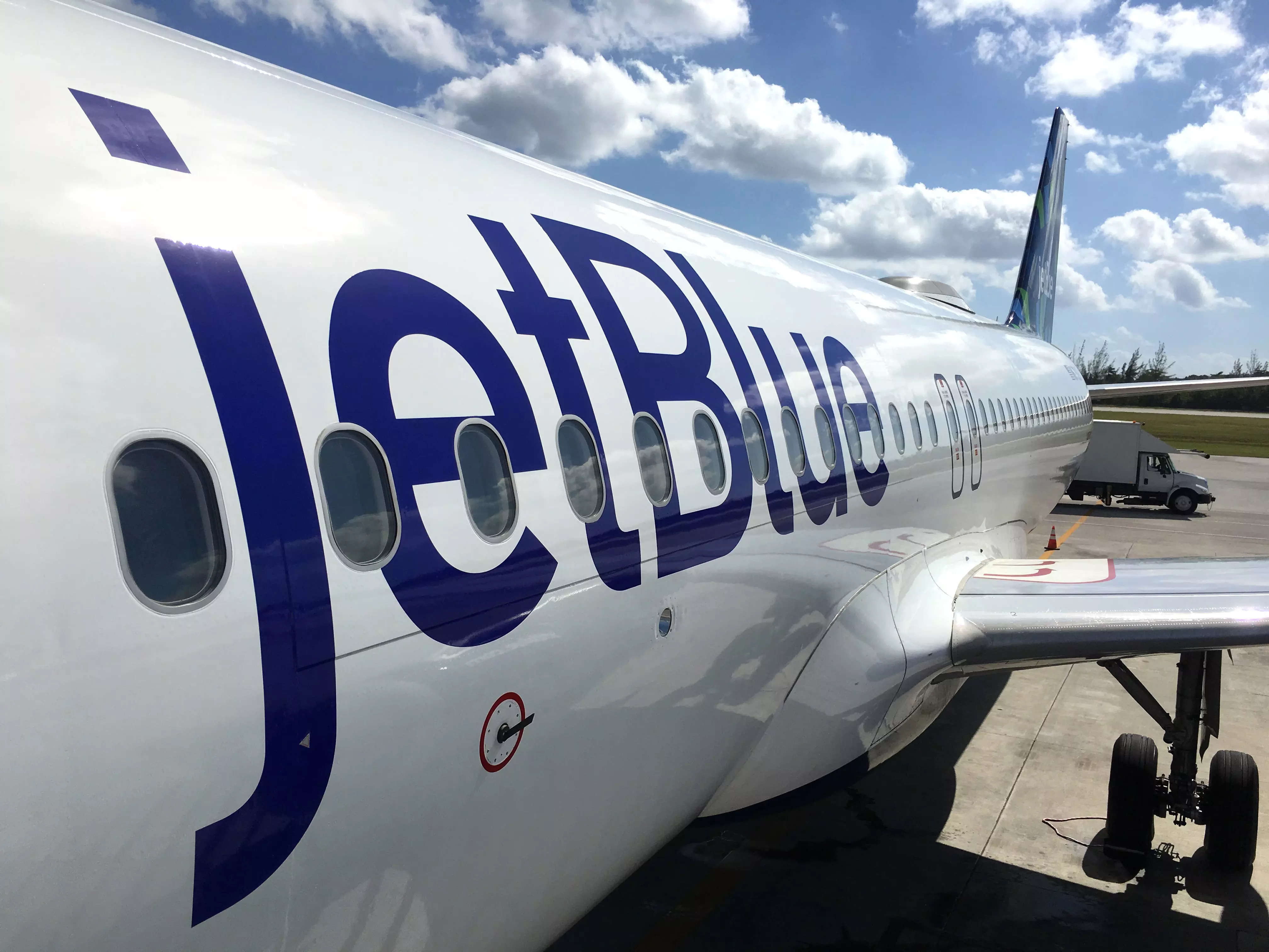 Aviation Industry: JetBlue plans flights to Paris next year as travel booms, ET TravelWorld
