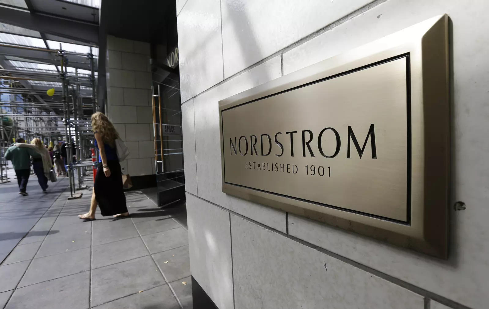 Nordstrom Bets on Liquidity as Sales Plummet Due to Store Closures