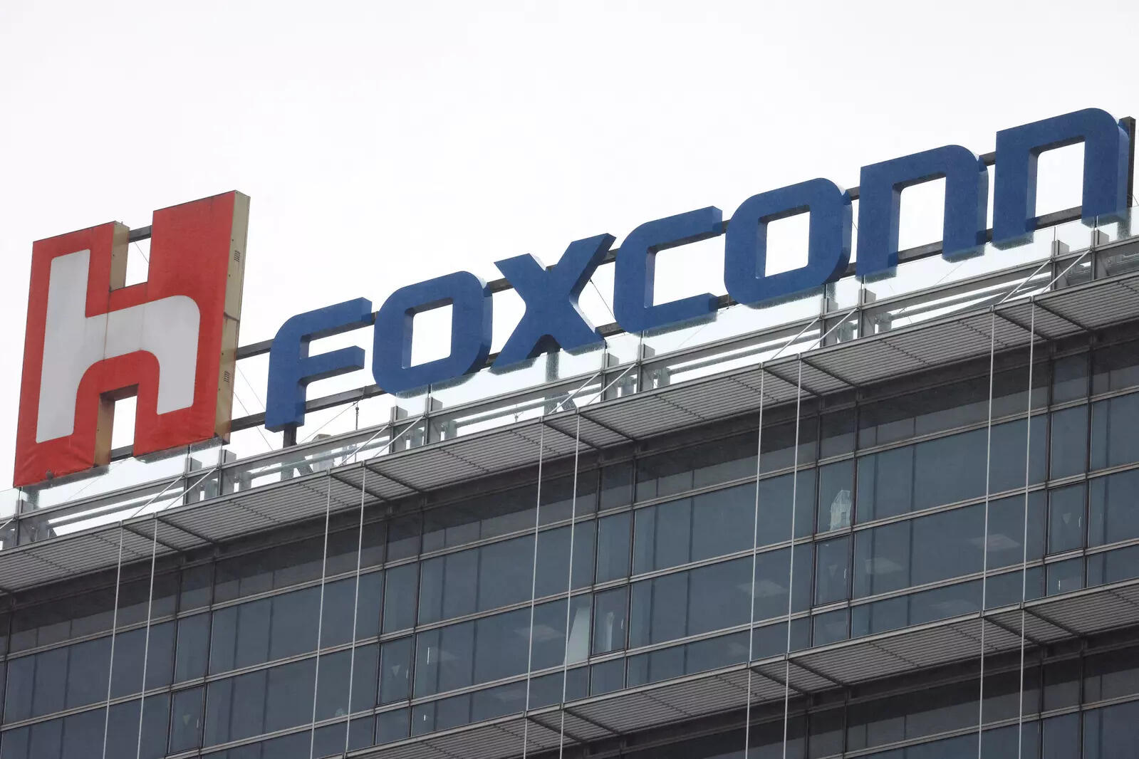 Foxconn: Over 20,000 new hires have left Apple supplier Foxconn's major China plant, Telecom News, ET Telecom