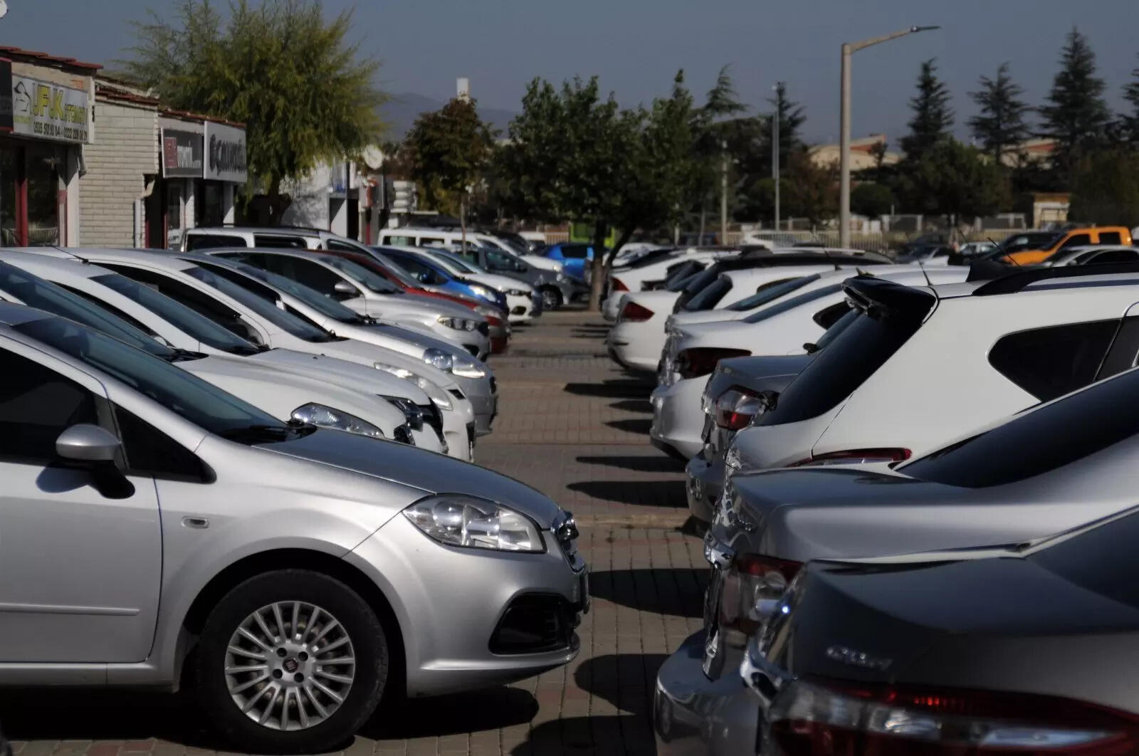 Turkey auto sales at 82,000 in Nov