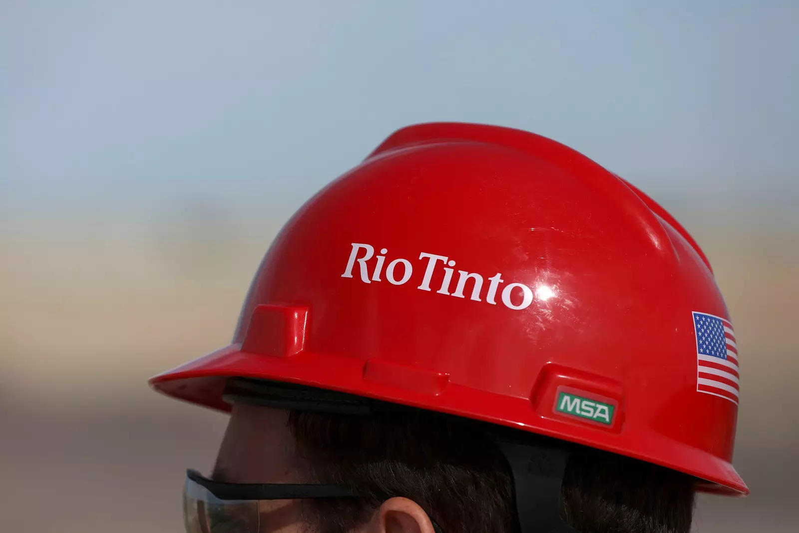  The vote clears the way for global mining giant Rio Tinto to gain more autonomy over Oyu Tolgoi.
