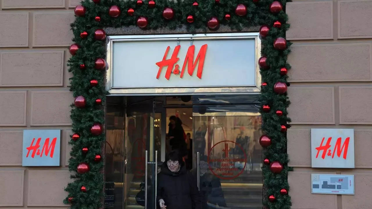 Fashion retailer H&M beat sales forecast for September-November