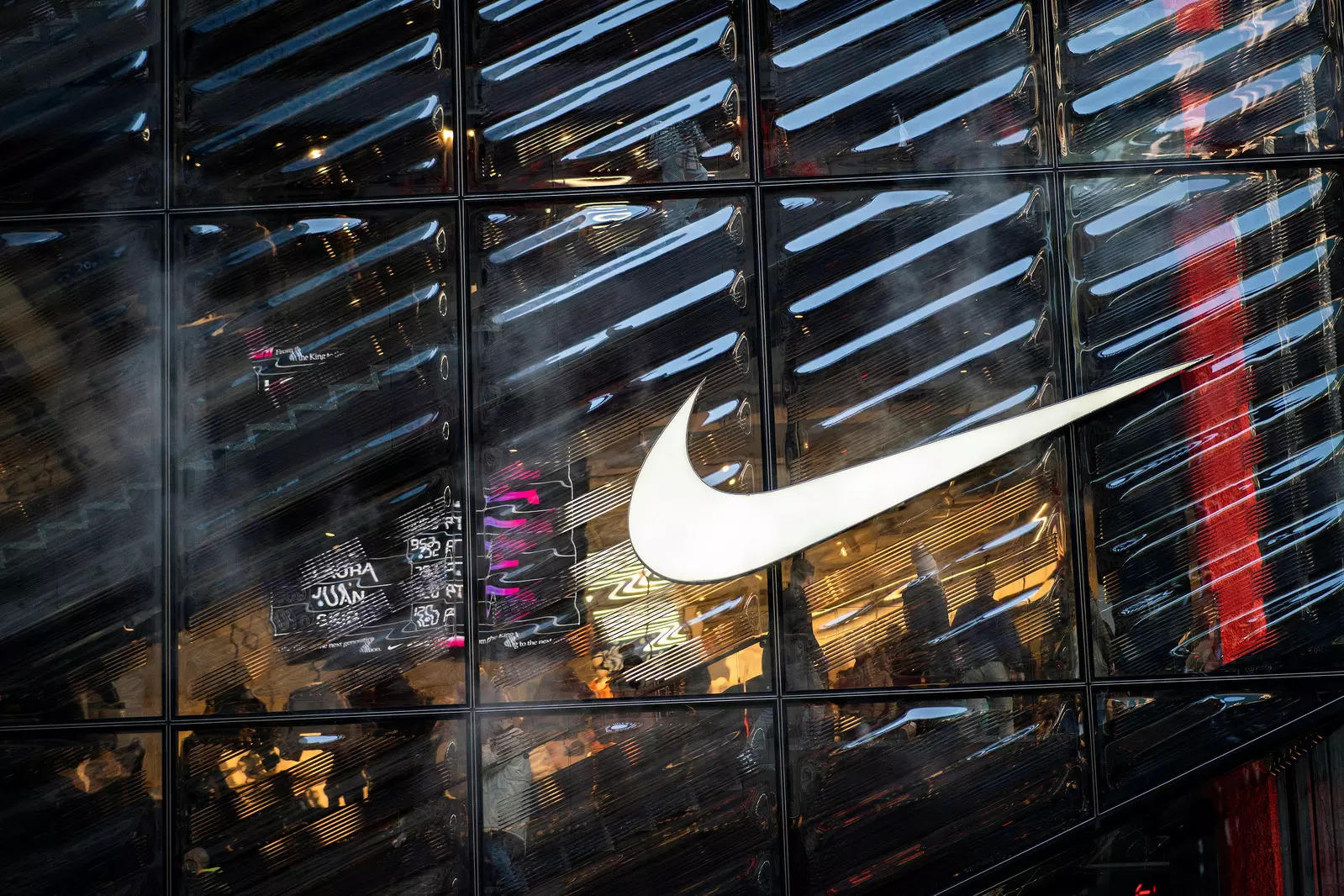 Nike sales may soar as discounts attract shoppers;  margin press machine