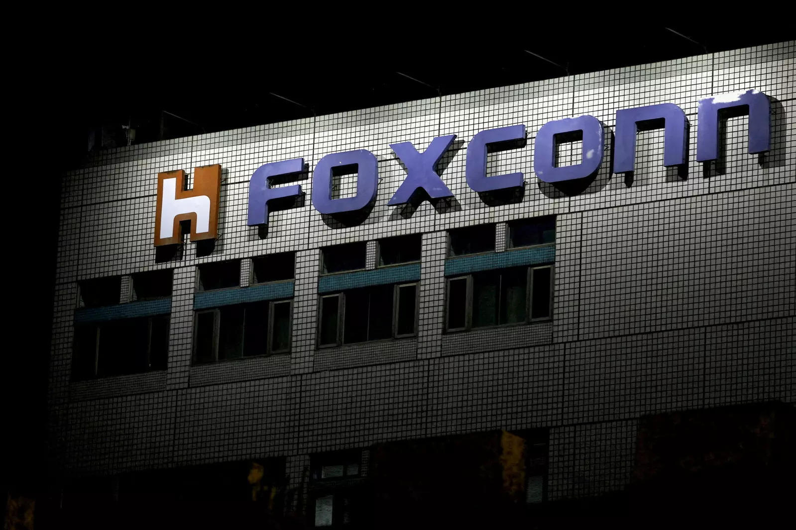 Foxconn: Govt clears Rs 357-cr sop for Foxconn India unit under PLI scheme, Telecom News, ET Telecom