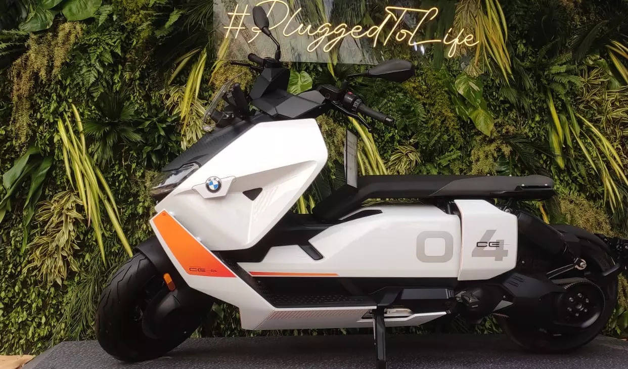  BMW CE 04 electric scooter