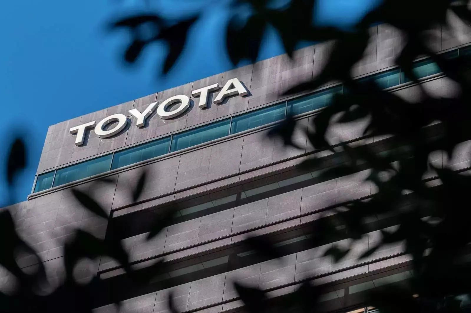  The new Toyota plan is also focused on intelligent cars and technology.