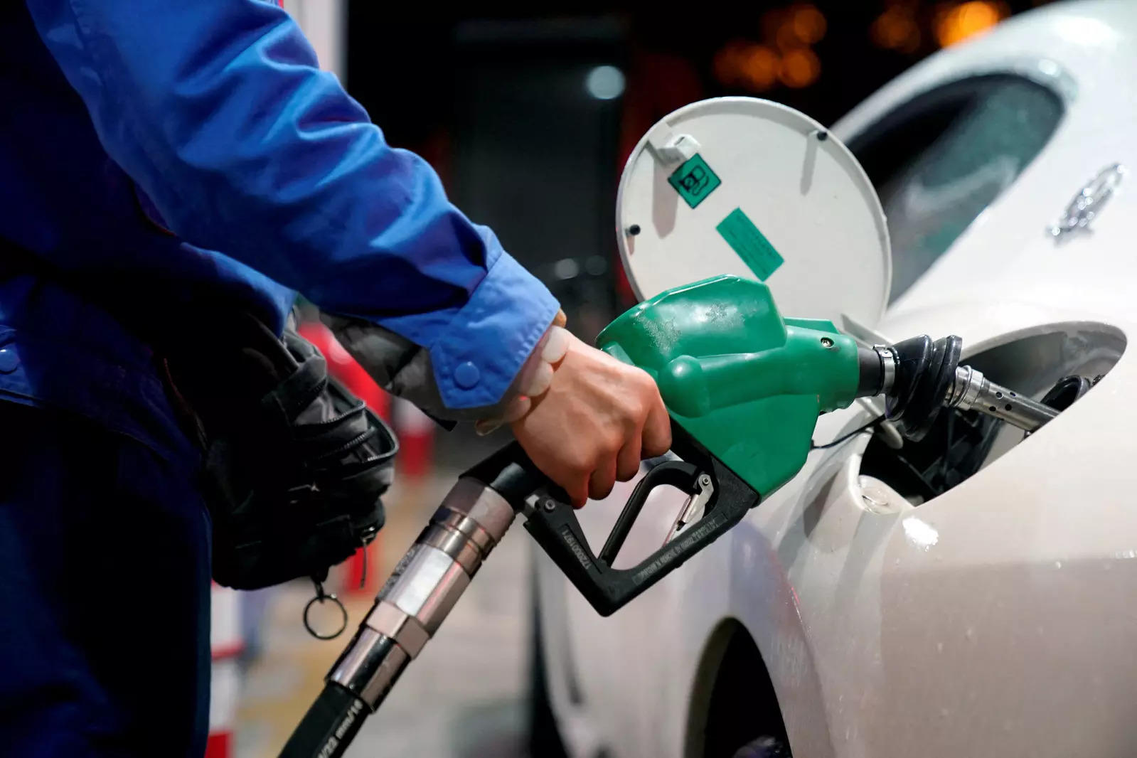 EU lawmakers approve efficient 2035 ban on new fossil gas automobiles, Auto Information, ET Auto