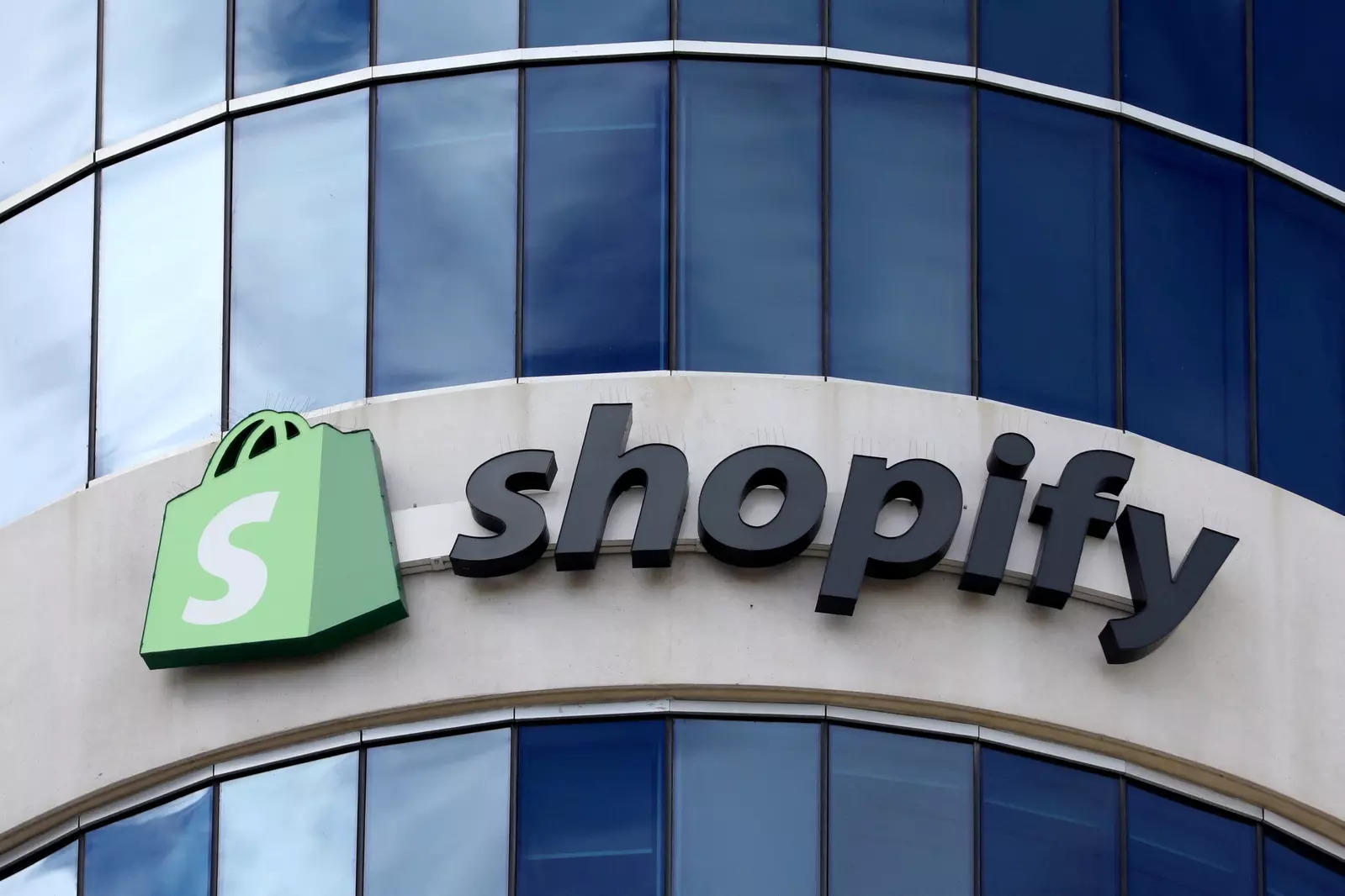 Shopify’s profit forecast fails to provoke, stocks fall, Retail Information, ET Retail