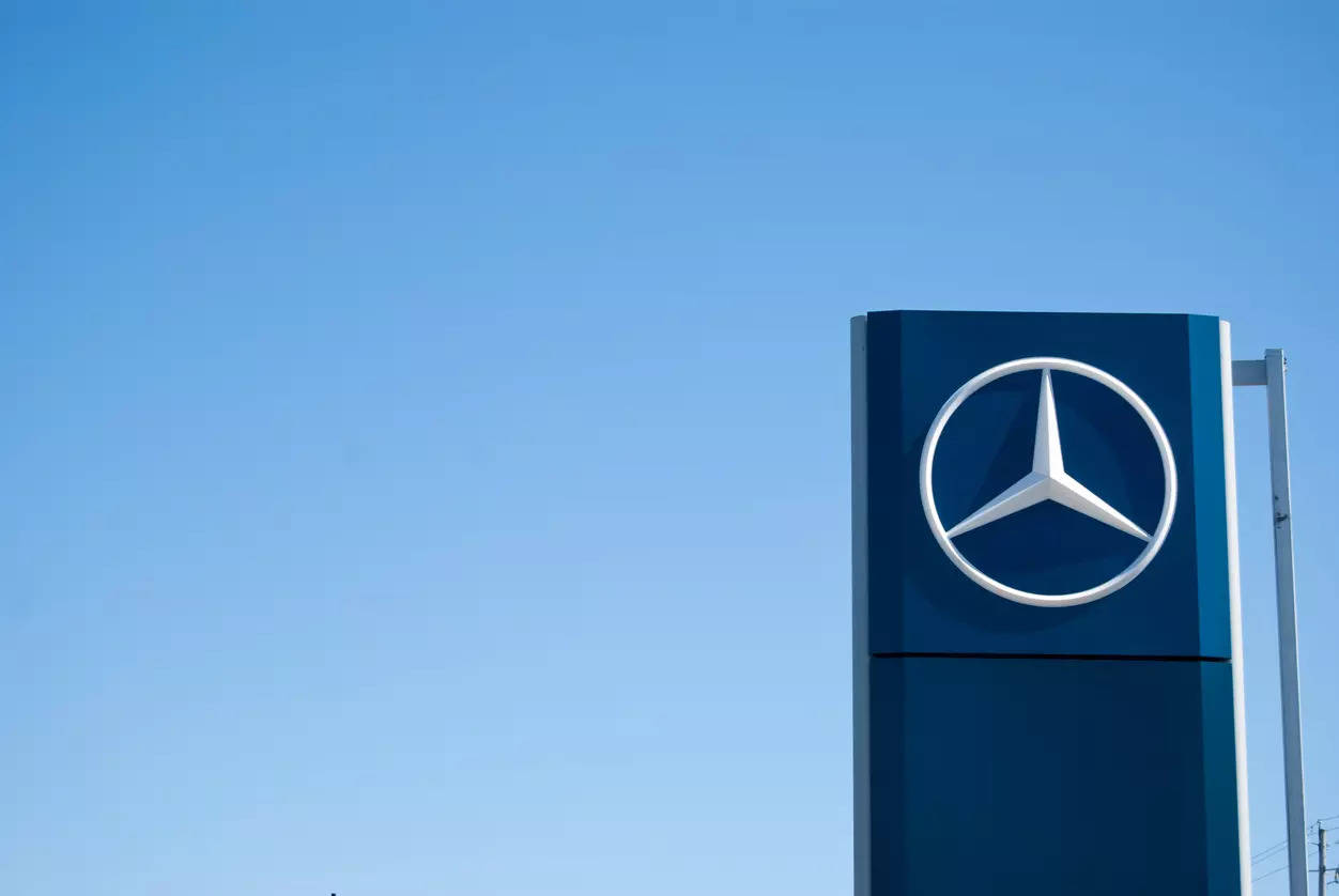  Mercedes said the collaboration with Google would allow it to offer traffic information and automatic rerouting in its cars.