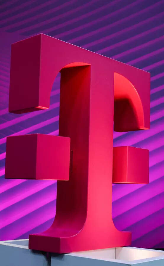 Telekom reports Q4 growth, forecasts slightly higher earnings in 2023